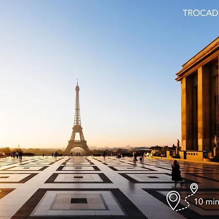Trocadero & Eiffel Tower *